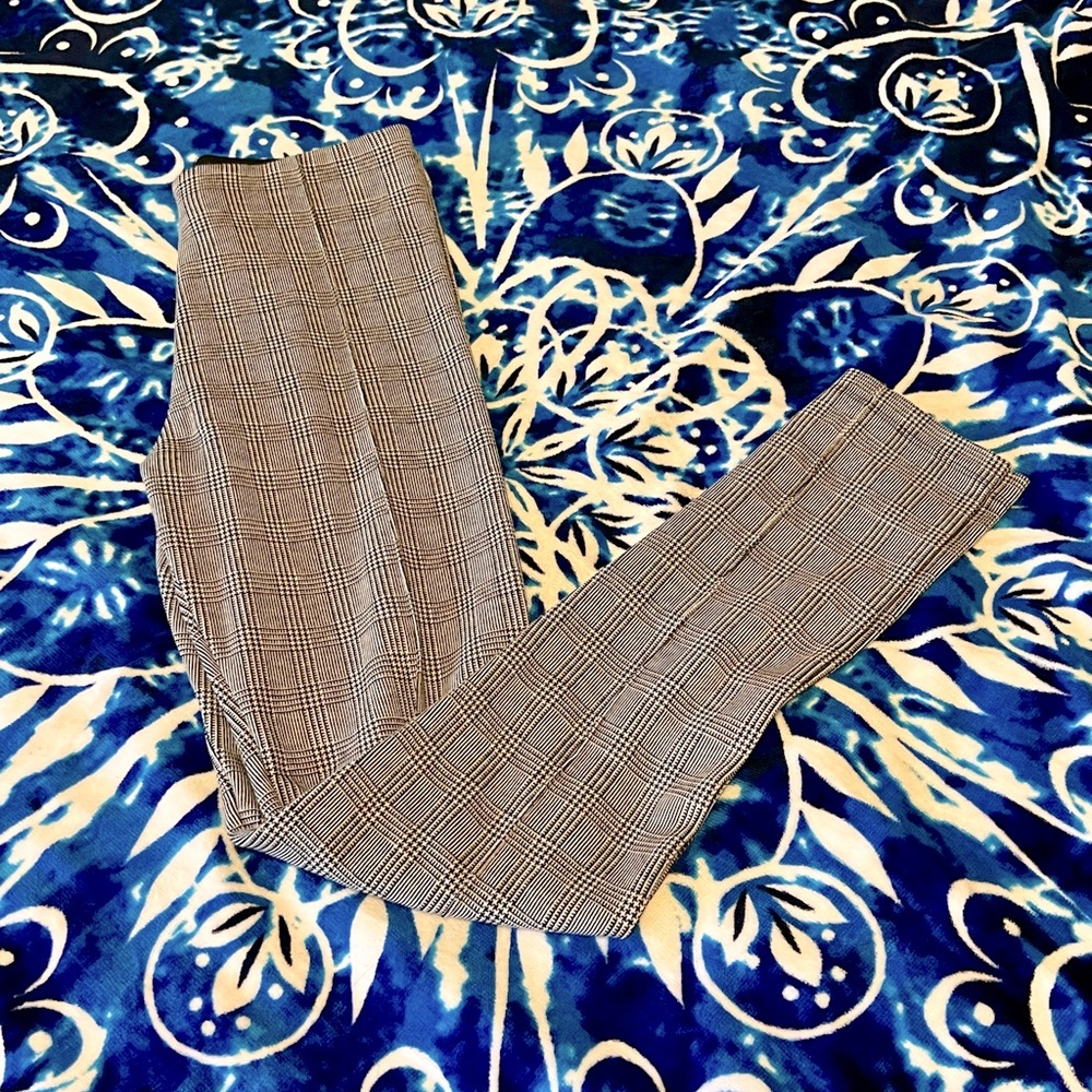 Black & White Herringbone/Striped Zara Leggings/Pants
